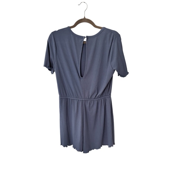 Lulu’s Ribbed Lettuce Edge Romper - Small - Picture 3 of 4